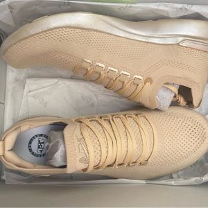 APL Women’s Techloom Champagne 9.5   NEW
